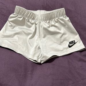 4 (xs) Nike short
